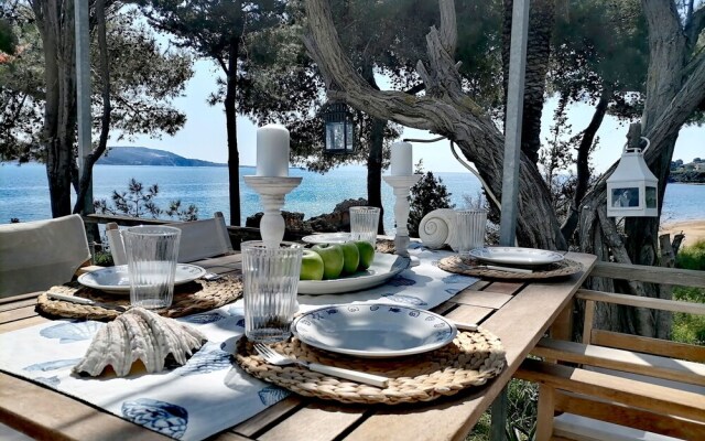 Alekos Beach Houses-Romance