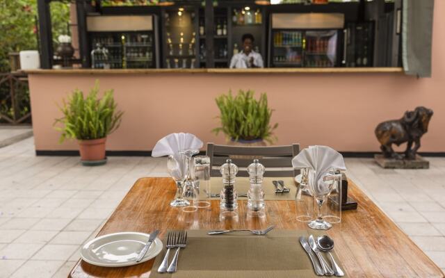 Sedia Riverside Hotel