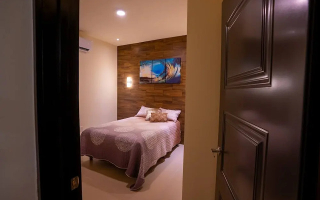 Luxury Apartment With Poll