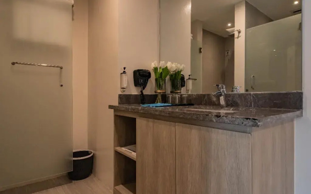 Bayfront Hotel Cebu - Capitol Site