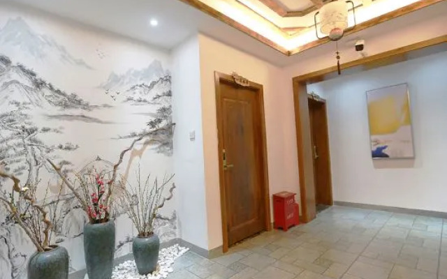 Chujian Fanghua Inn
