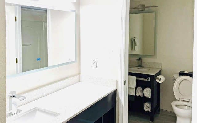 Clarion Hotel Conference Center