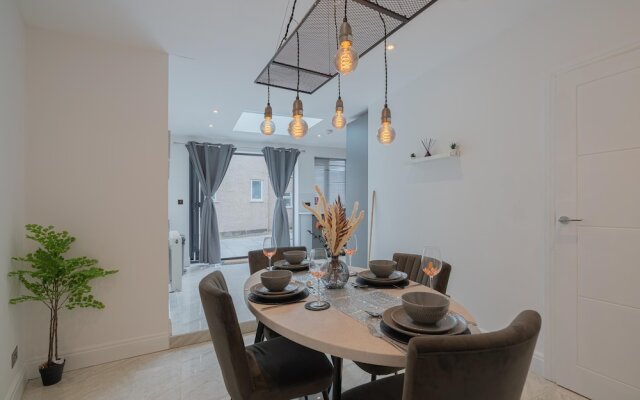 Stunning 3 Bedroom House-tottenham Stadium-parking