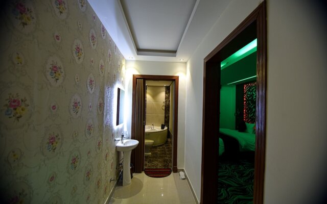 Laylati Al Hamra