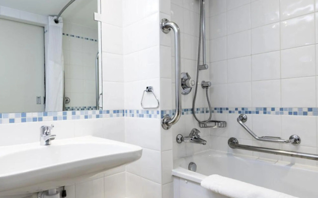 Toyoko Inn Tokyo Fussa Station Higashi