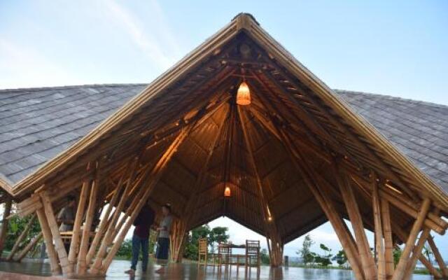 Hanchey Bamboo Resort