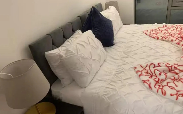 4 Guests - Free Parking - Easy Access to London