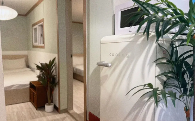 Jnineguesthouse