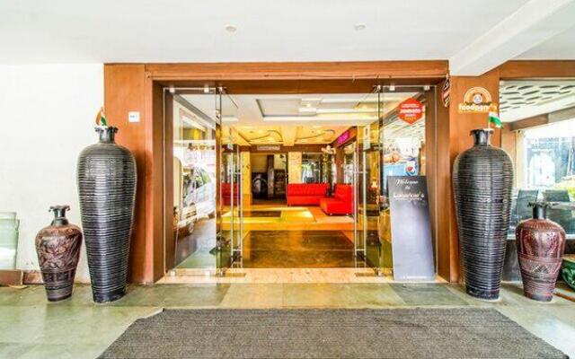 Loharkar Family Hotel L A Rooms