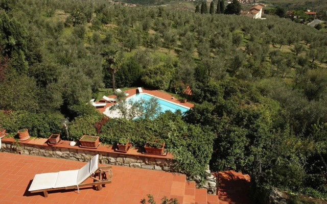 Spacious Villa in Carmignano With Private Swimming Pool