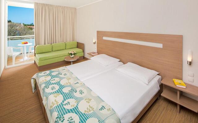 Miramar Sunny Hotel & Residence