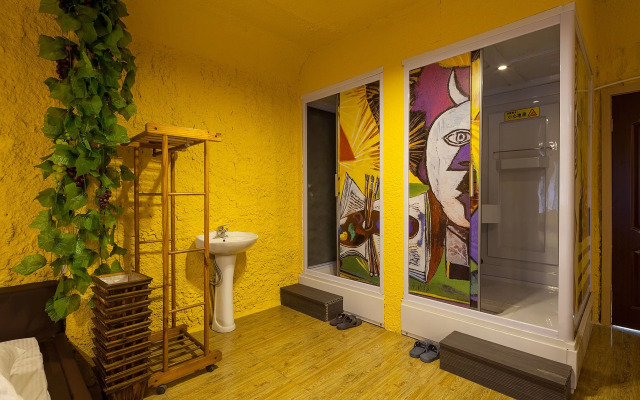 Village Utopia Backpackers Hostel