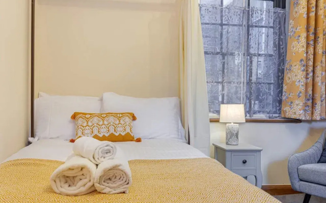 Host Stay Merchant House Studio