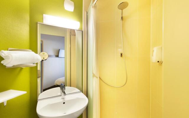 B&B HOTEL LYON St Bonnet Mi-Plaine