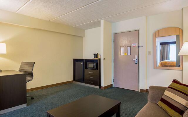 Quality Suites Atlanta Airport East