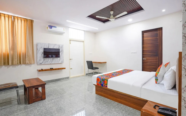 Fabhotel Platinum Palace