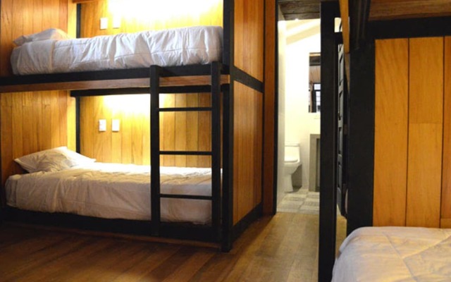 Nao Victoria Hostel