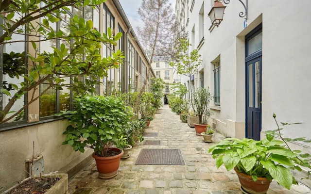 Charming 1 Bedroom Apartment Le Marais