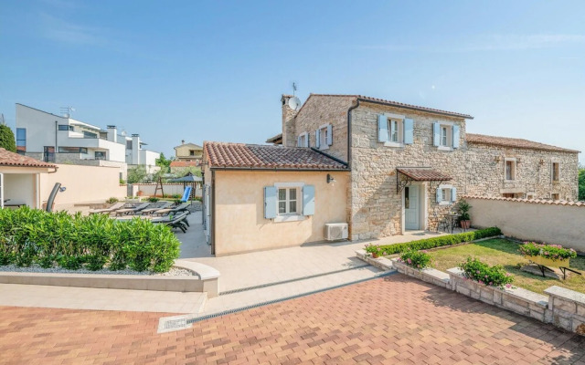 Beautiful Home in Pula With Wifi and 3 Bedrooms