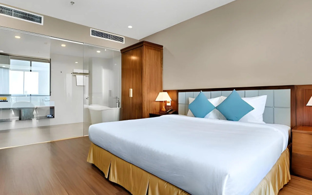 Yarra Ocean Suites Danang