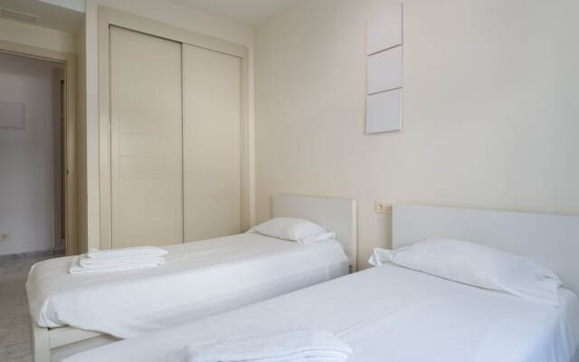 2051-New 3 bedrooms on golf