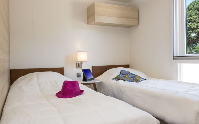 Luxury Chalet With air Conditioning 900 m. From the Beach