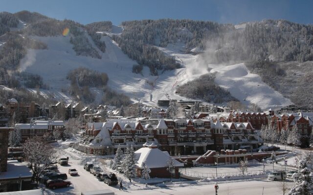Hyatt Grand Aspen by Frias Properties