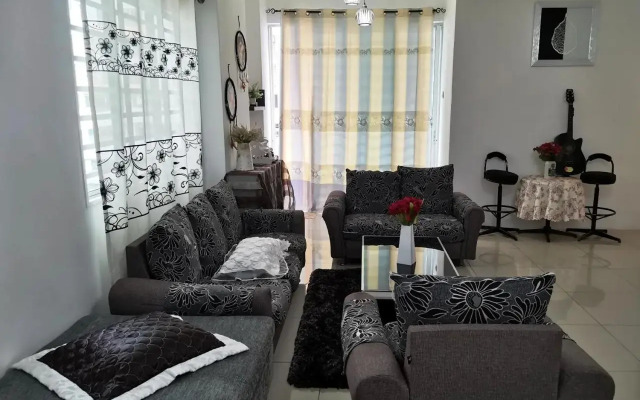 Mahkota Cheras Unique Condo 1-11 pax near MRT*KL