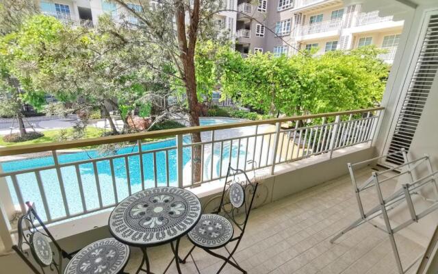 Autumm HuaHin B205 PoolView by BookingHuaHin