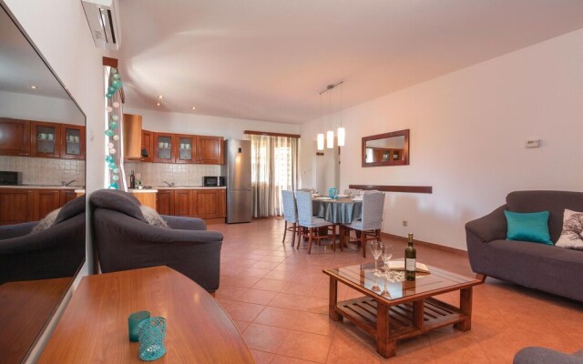 Amazing Home in Valbandon With Wifi and 2 Bedrooms