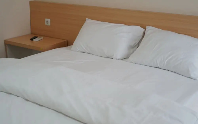 OYO 899 Gold Line Guest House