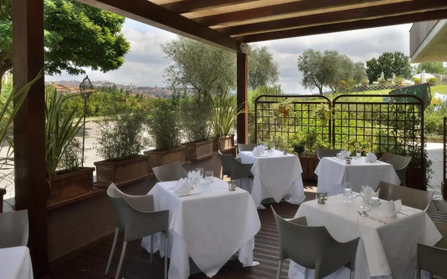 La Meridiana Bleisure Hotel