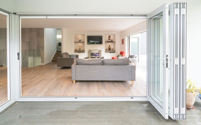 Castor Bay Luxury Vacation Home