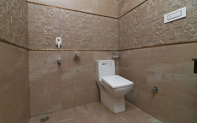 OYO 18631 Hotel King's