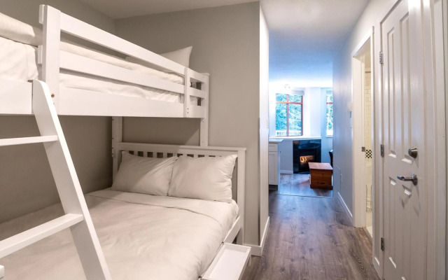 Alpenglow Lodge Family Studio with Murphy Bed by MVA