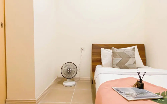 Modern Contemporary 2Br Apartment At Meikarta