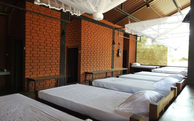 The Elephant Pass Yala - Hostel