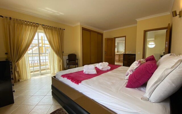 Pêra Amazing Villa With Pool by Homing