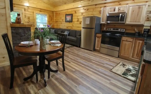 282 Cozy Cub 1 Bedroom Cabin