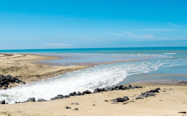 Pirou Beach (PIP402)