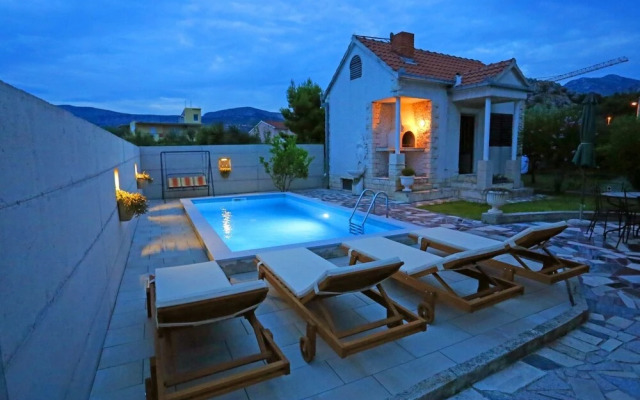 Apartment Dvori Klis