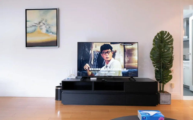 Tyms 3BR 2BA Apt Xujiahui Center