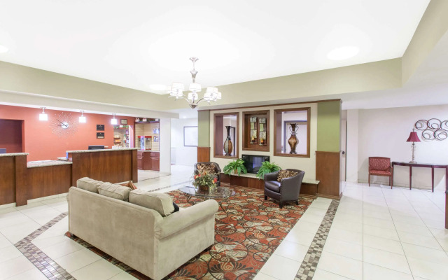 Ramada Plaza by Wyndham Gence