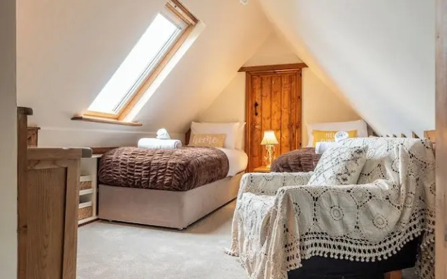 The Threshing Barn-Stunning 5 BD Retreat