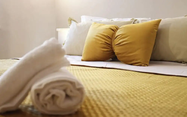 All'Ombra Della Reggia