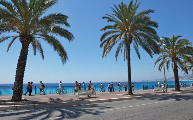 Nice Booking - Domes - Piscine Terrasse