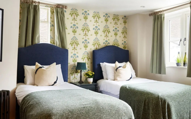 The Old Coach House - From 500 Per Night