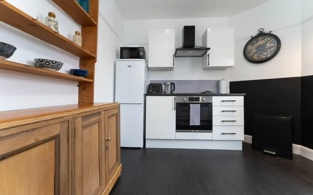 Host Stay Preston Park Apartment
