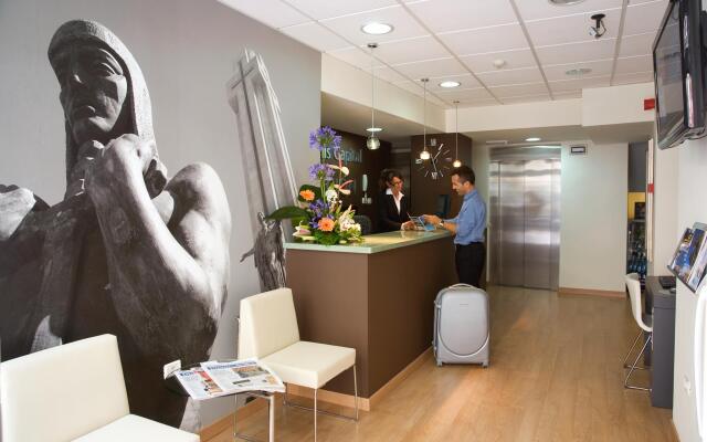 Hotel Adonis Capital