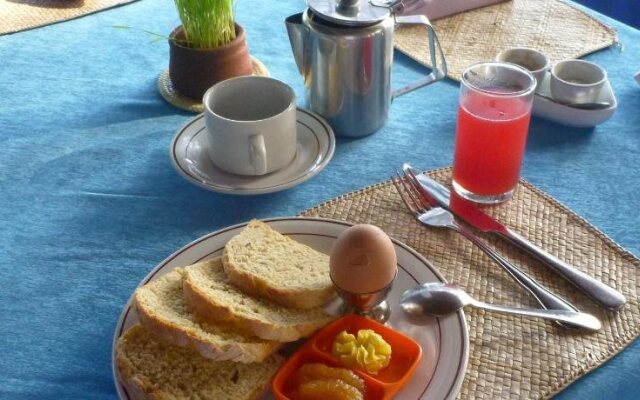 Amed Cafe & Hotel Kebun Wayan